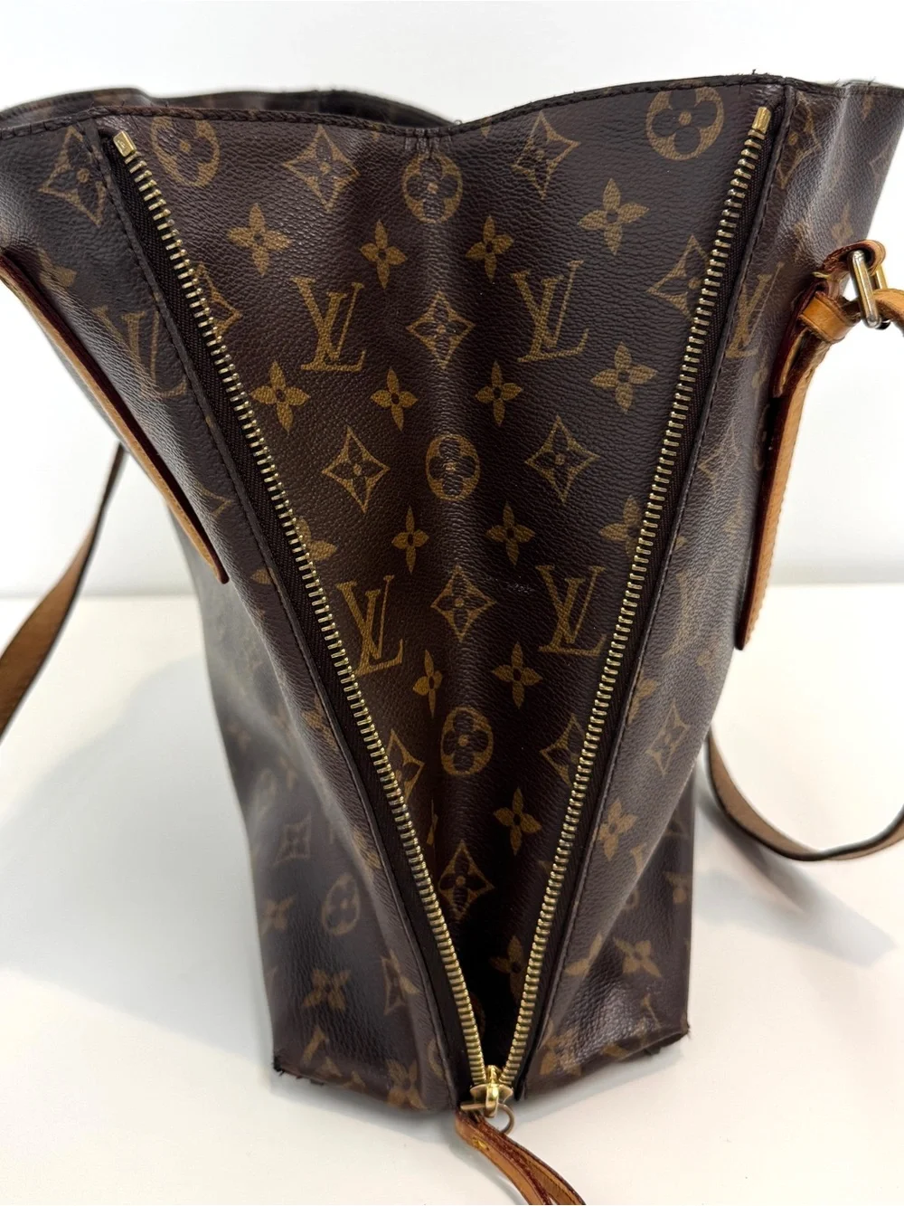Louis Vuitton Brown Tan Monogram Voltaire Leather Trim Shoulder Bag Tote LV Zip